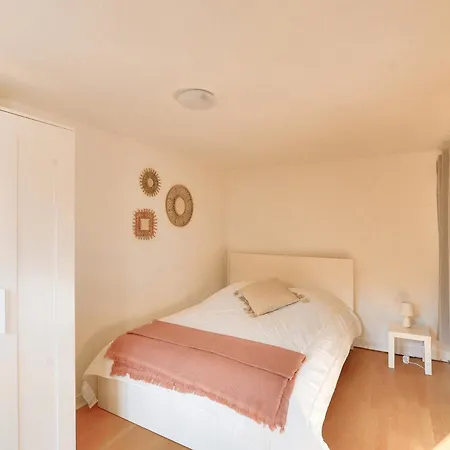 Maison En Pierre Avec Piscine Et Terrasse Pour 6 *
