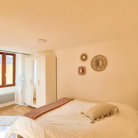Maison En Pierre Avec Piscine Et Terrasse Pour 6 Montignac-Lascaux
