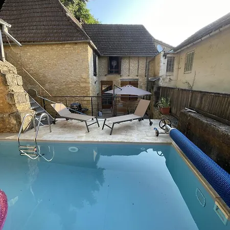 Maison En Pierre Avec Piscine Et Terrasse Pour 6 別荘 *