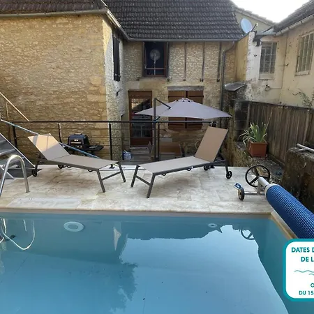 Maison En Pierre Avec Piscine Et Terrasse Pour 6 モンティニャック